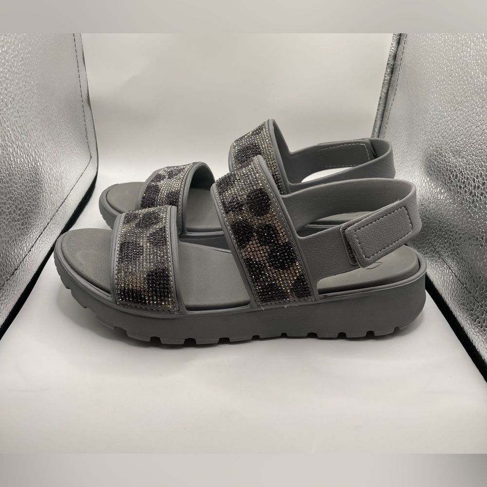 Skechers Luxe Fom women’s Gray Platform Leopard Print rhinestone sandals size 9